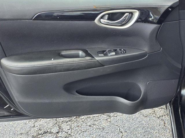 Photo of 2016 Black Nissan Sentra
