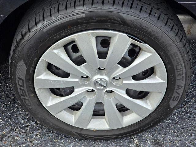 Photo of 2016 Black Nissan Sentra