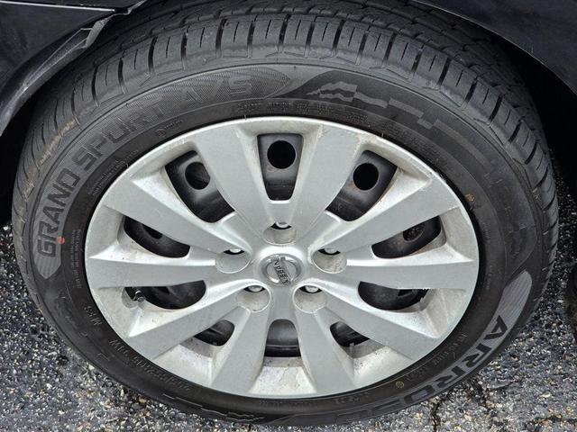 Photo of 2016 Black Nissan Sentra