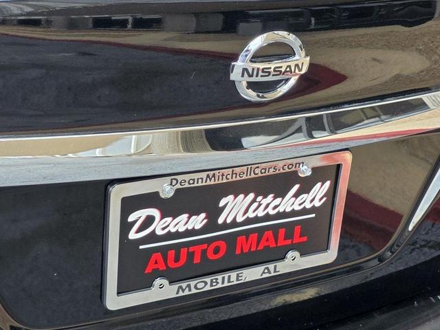 Photo of 2016 Black Nissan Sentra
