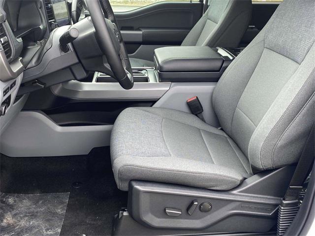 Photo of 2024 Oxford White Ford F-150