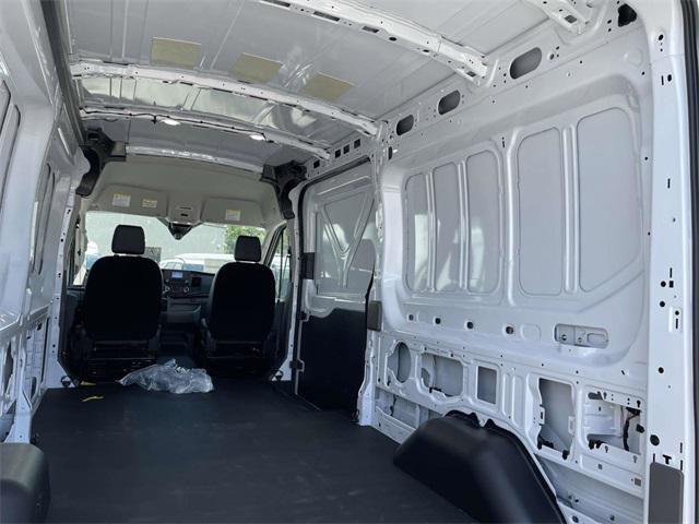 Photo of 2025 Oxford White Ford Transit-250