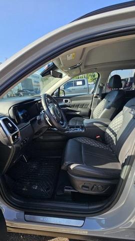 Photo of 2023 Wolf Gray Kia Sorento