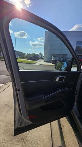Photo of 2023 Wolf Gray Kia Sorento