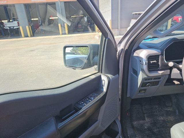 Photo of 2023 Iconic Silver Metallic Ford F-150 Lightning