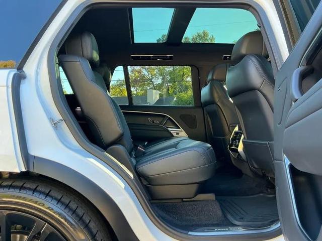 Photo of 2023 White Land Rover Range Rover