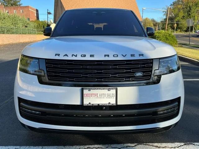 Photo of 2023 White Land Rover Range Rover