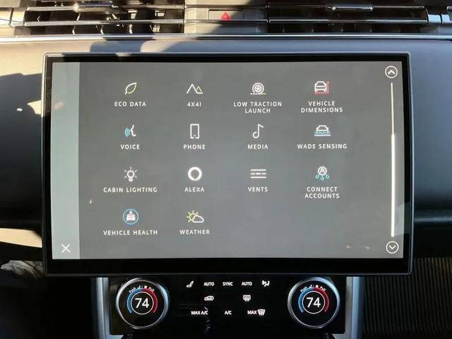 Photo of 2023 White Land Rover Range Rover