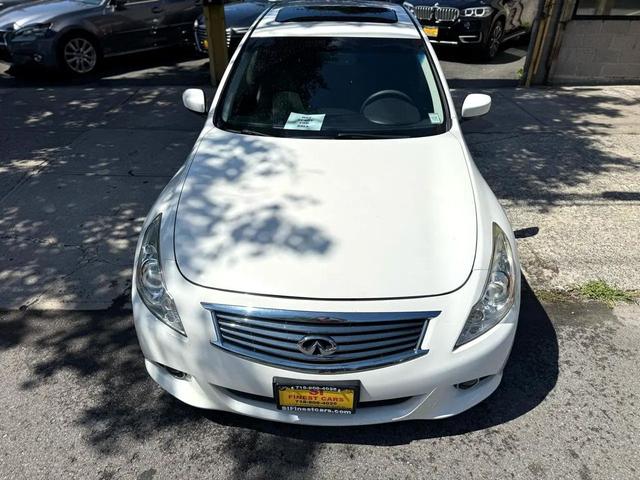 Photo of 2015 Moonlight White INFINITI Q40