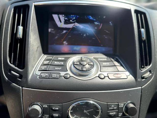 Photo of 2015 Moonlight White INFINITI Q40