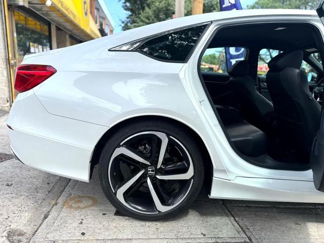 Photo of 2022 Platinum White Pearl Honda Accord