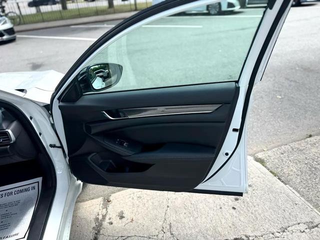 Photo of 2022 Platinum White Pearl Honda Accord
