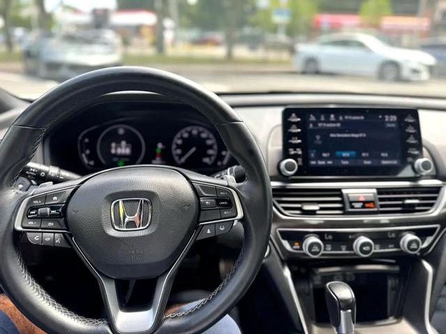 Photo of 2022 Platinum White Pearl Honda Accord