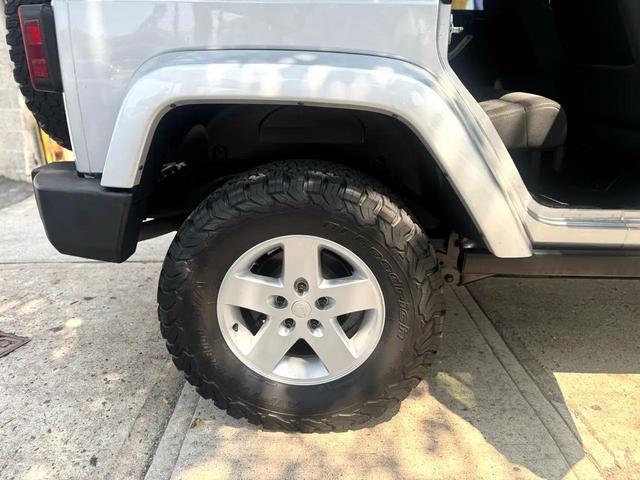 Photo of 2012 Bright Silver Metallic Clearcoat Jeep Wrangler Unlimited