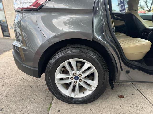 Photo of 2015 Gray Ford Edge