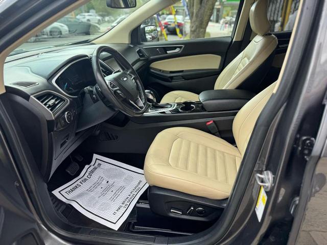 Photo of 2015 Gray Ford Edge
