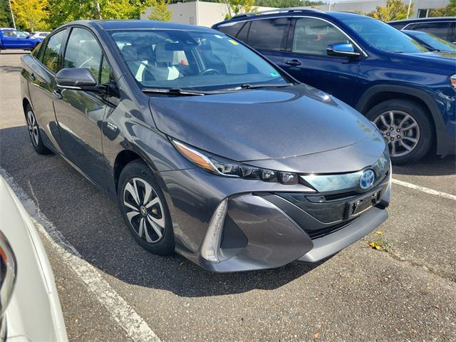 Photo of 2017 Magnetic Gray Metallic Toyota Prius Prime
