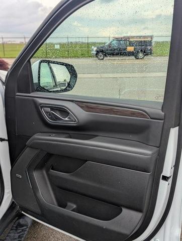 Photo of 2023 Summit White Chevrolet Tahoe