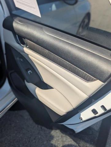 Photo of 2020 Platinum White Pearl Honda Accord