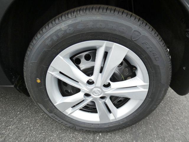 Photo of 2025 Gun Metallic Nissan Kicks
