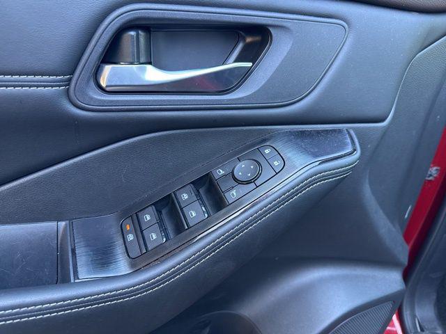 Photo of 2023 Scarlet Ember Tintcoat Nissan Rogue