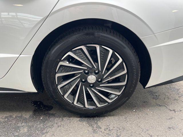 Photo of 2021 Hyper White Hyundai SONATA