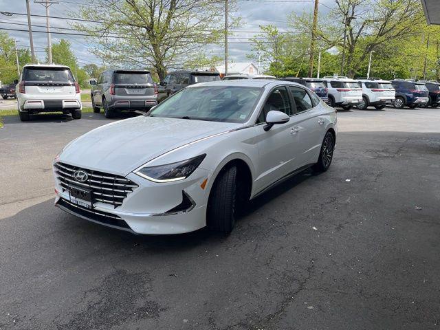 Photo of 2021 Hyper White Hyundai SONATA