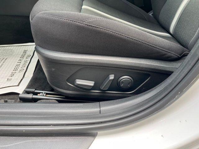 Photo of 2021 Hyper White Hyundai SONATA