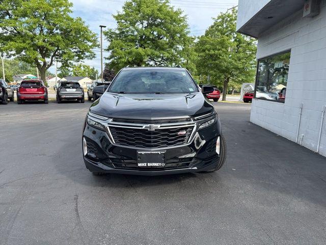 Photo of 2023 Mosaic Black Metallic Chevrolet Equinox
