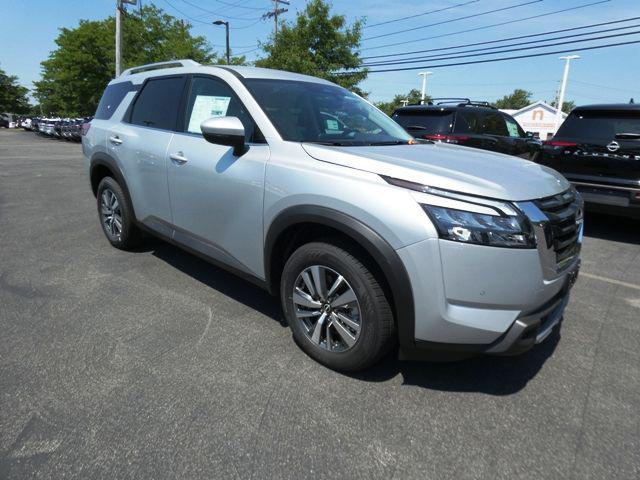Photo of 2025 Brilliant Silver Metallic Nissan Pathfinder