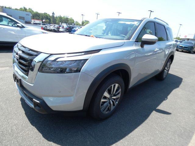 Photo of 2025 Brilliant Silver Metallic Nissan Pathfinder
