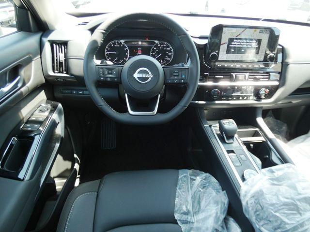 Photo of 2025 Brilliant Silver Metallic Nissan Pathfinder