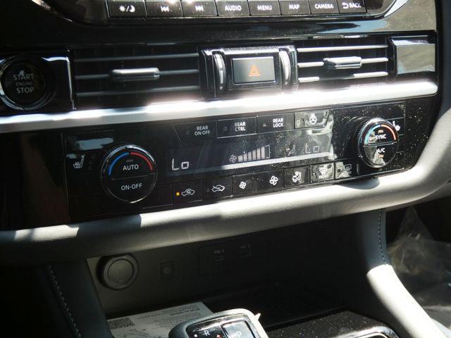 Photo of 2025 Brilliant Silver Metallic Nissan Pathfinder