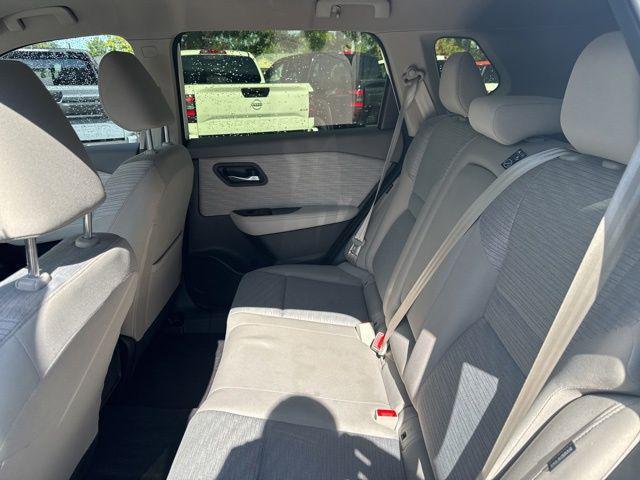 Photo of 2023 Pearl White Tricoat Nissan Rogue