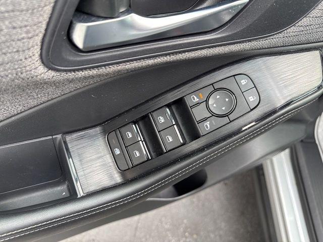 Photo of 2022 Brilliant Silver Metallic Nissan Rogue