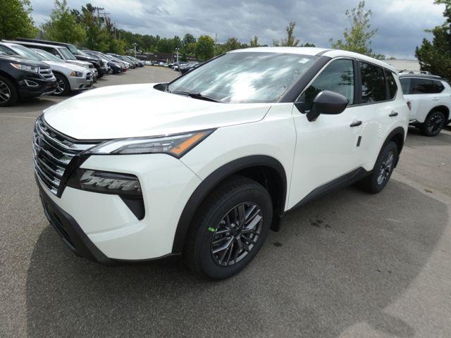 Photo of 2026 Glacier White Nissan Rogue