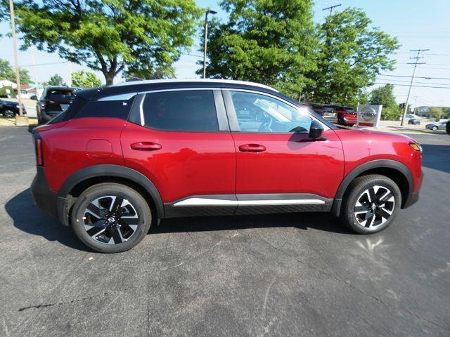 Photo of 2025 Scarlet Ember Tintcoat/Super Black Nissan Kicks