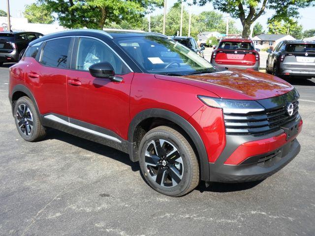 Photo of 2025 Scarlet Ember Tintcoat/Super Black Nissan Kicks