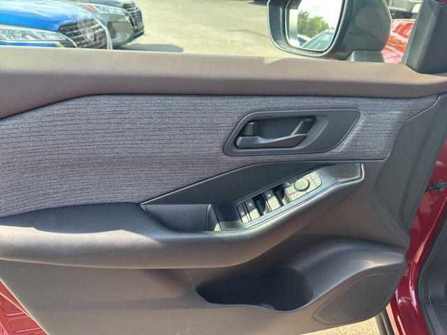 Photo of 2023 Scarlet Ember Tintcoat Nissan Rogue