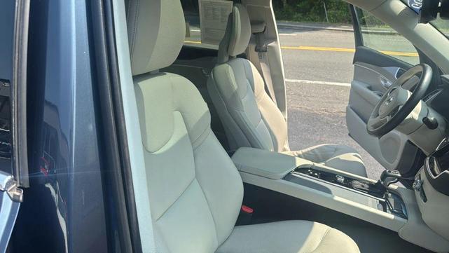 Photo of 2022 Denim Blue Metallic Volvo XC90