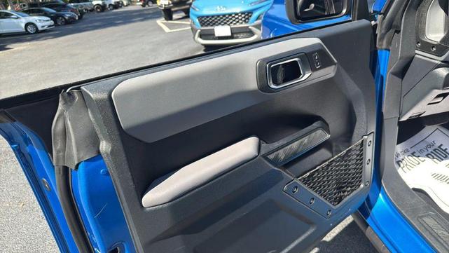Photo of 2022 Velocity Blue Metallic Ford Bronco