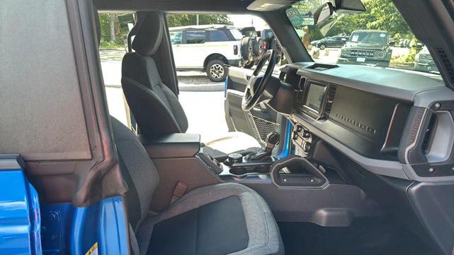 Photo of 2022 Velocity Blue Metallic Ford Bronco