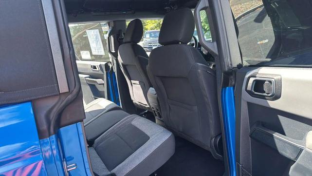 Photo of 2022 Velocity Blue Metallic Ford Bronco