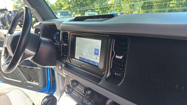 Photo of 2022 Velocity Blue Metallic Ford Bronco