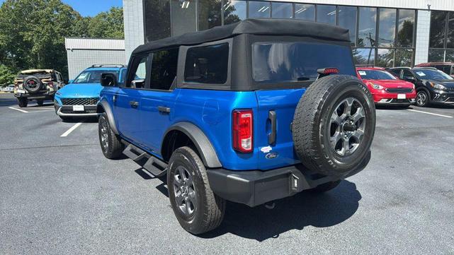 Photo of 2022 Velocity Blue Metallic Ford Bronco