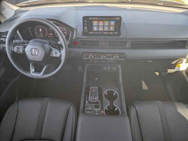 Photo of 2025 Crystal Black Pearl Honda Pilot