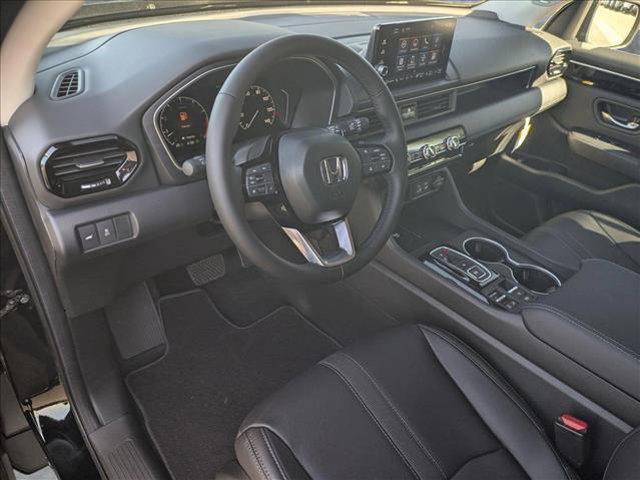 Photo of 2025 Crystal Black Pearl Honda Pilot