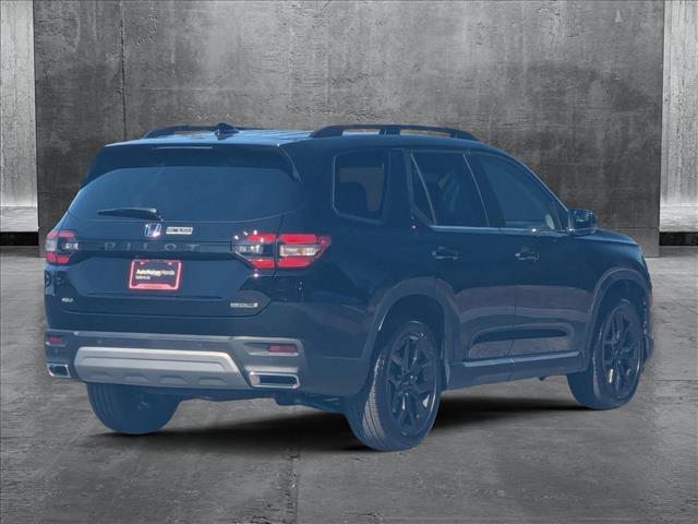 Photo of 2025 Crystal Black Pearl Honda Pilot