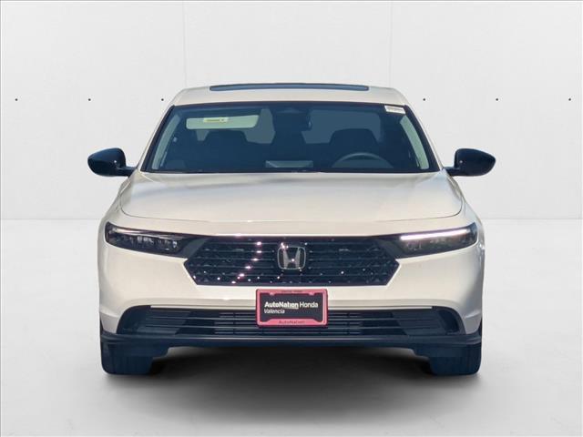 Photo of 2025 Platinum White Pearl Honda Accord
