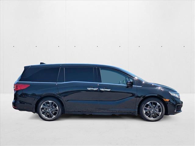 Photo of 2024 Crystal Black Pearl Honda Odyssey